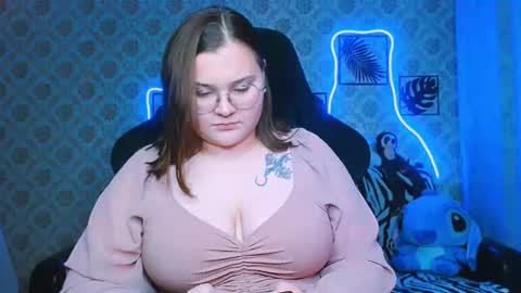 dreamforyoue2 online show from October 5, 7:34 pm