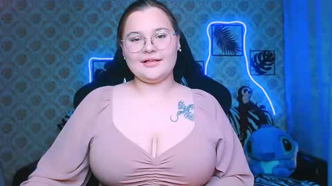 dreamforyoue2 online show from October 10, 7:57 pm