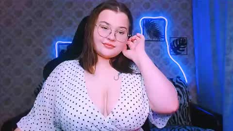 dreamforyoue2 online show from December 5, 7:21 pm