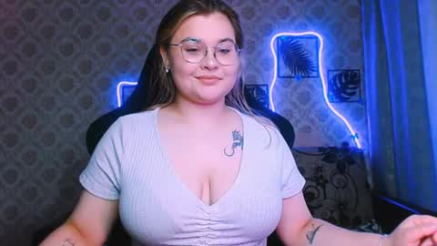 dreamforyoue2 online show from June 15, 4:42 pm