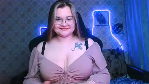 dreamforyoue2 online show from June 16, 5:15 pm