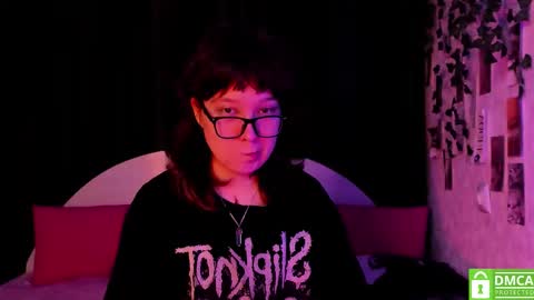 Snapshot of dreamgirllove chatting on November 10, 11:04 pm Billy online show from November 10, 11:04 pm