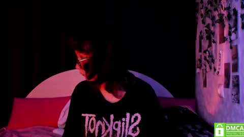 Snapshot of dreamgirllove chatting on November 15, 10:48 pm Billy online show from November 15, 10:48 pm