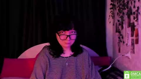 Snapshot of dreamgirllove chatting on December 15, 11:20 pm Billy online show from December 15, 11:20 pm