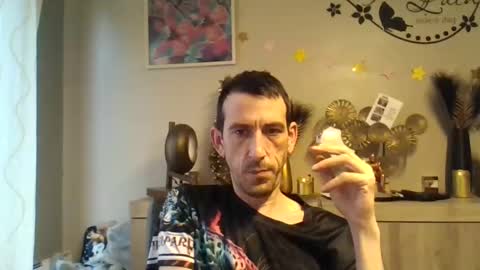 Snapshot of dreamguy38 chatting on December 4, 8:01 am dreamguy38 online show from December 4, 8:01 am