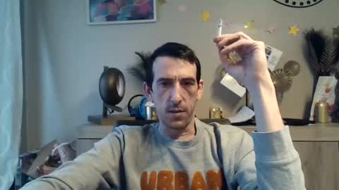 Snapshot of dreamguy38 chatting on January 27, 8:07 am dreamguy38 online show from January 27, 8:07 am