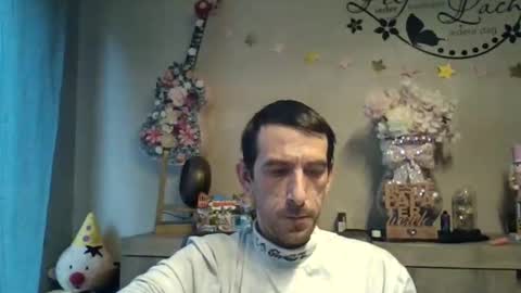 Snapshot of dreamguy38 chatting on November 8, 2:28 pm dreamguy38 online show from November 8, 2:28 pm