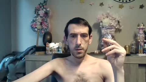 Snapshot of dreamguy38 chatting on November 20, 8:25 am dreamguy38 online show from November 20, 8:25 am