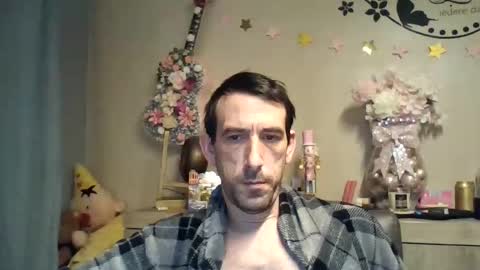 Snapshot of dreamguy38 chatting on November 21, 6:01 am dreamguy38 online show from November 21, 6:01 am