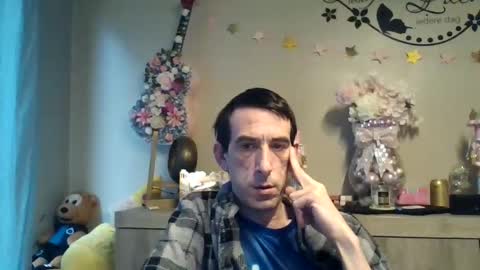 Snapshot of dreamguy38 chatting on November 23, 9:20 am dreamguy38 online show from November 23, 9:20 am