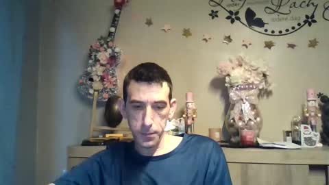 Snapshot of dreamguy38 chatting on December 17, 7:47 am dreamguy38 online show from December 17, 7:47 am