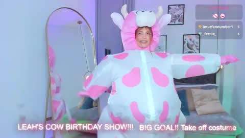 Snapshot of dreamleah_ chatting on October 24, 5:59 am dreamleah_ online show from October 24, 5:59 am