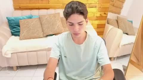 Snapshot of dreamleo chatting on July 25, 3:48 am Dreamleo online show from July 25, 3:48 am
