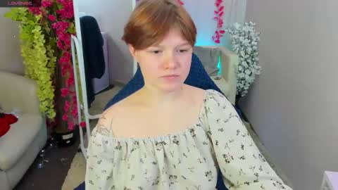 Snapshot of dreammyluna chatting on October 5, 8:29 pm Luna online show from October 5, 8:29 pm