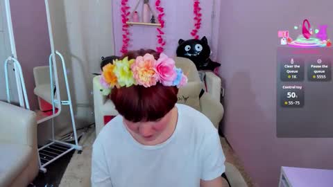 Snapshot of dreammyluna chatting on October 16, 8:32 pm Luna online show from October 16, 8:32 pm