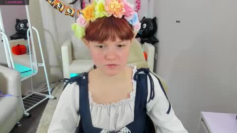 Snapshot of dreammyluna chatting on October 18, 8:42 pm Luna online show from October 18, 8:42 pm