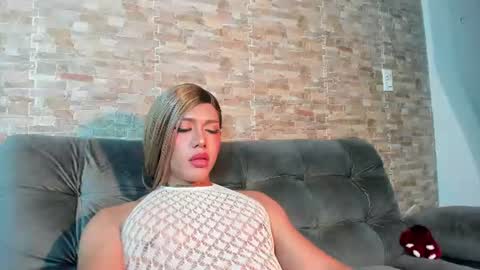 dreams_chloe online show from June 14, 12:19 am