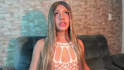 dreams_chloe online show from June 17, 5:21 am