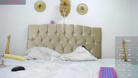 Sophia online show from March 9, 8:21 pm