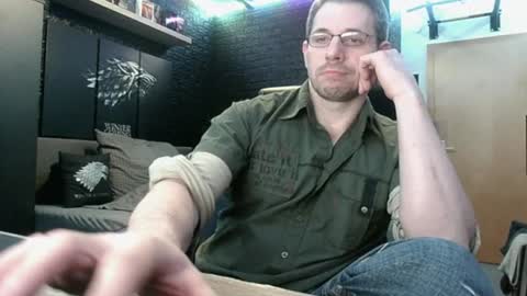 Snapshot of dreamwallker chatting on December 4, 8:29 pm Ioannes Paulus the 2nd online show from December 4, 8:29 pm