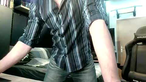 Snapshot of dreamwallker chatting on October 12, 7:18 am Ioannes Paulus the 2nd online show from October 12, 7:18 am