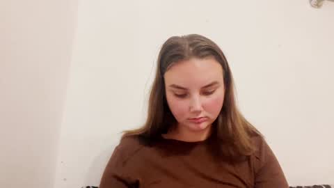 Snapshot of dreamyblushfairy chatting on December 2, 3:25 pm Mila online show from December 2, 3:25 pm