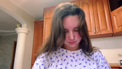 Snapshot of dreamyblushfairy chatting on December 7, 7:16 am Mila online show from December 7, 7:16 am