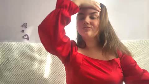Snapshot of dreamyblushfairy chatting on March 10, 8:04 am Mila online show from March 10, 8:04 am