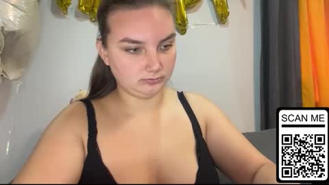 Snapshot of dreamyblushfairy chatting on September 25, 6:39 am Mila online show from September 25, 6:39 am