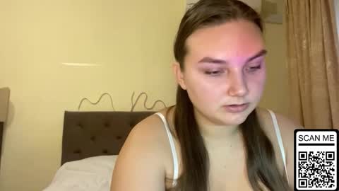 Snapshot of dreamyblushfairy chatting on October 4, 2:59 pm Mila online show from October 4, 2:59 pm