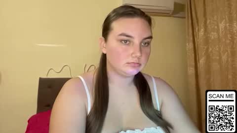 Snapshot of dreamyblushfairy chatting on October 5, 4:27 pm Mila online show from October 5, 4:27 pm
