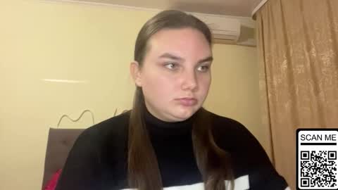 Snapshot of dreamyblushfairy chatting on October 12, 4:11 am Mila online show from October 12, 4:11 am