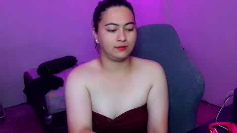 dreamycreamyst online show from April 29, 2:37 am