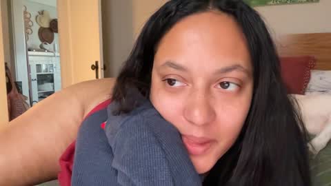 Snapshot of dreamyriri chatting on December 3, 7:55 pm RIRI OR DREAMY online show from December 3, 7:55 pm