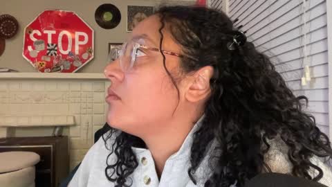 Snapshot of dreamyriri chatting on December 12, 2:04 am RIRI OR DREAMY online show from December 12, 2:04 am