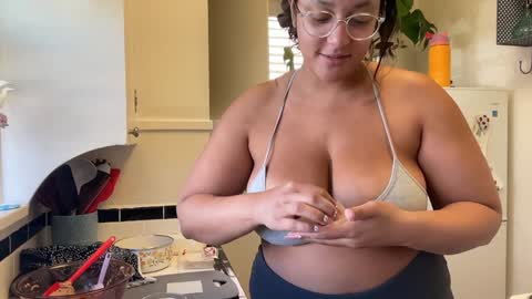 Snapshot of dreamyriri chatting on January 7, 9:25 pm RIRI OR DREAMY online show from January 7, 9:25 pm