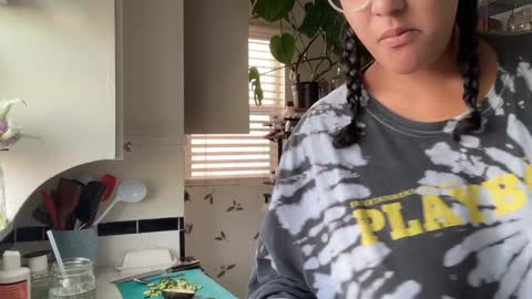 Snapshot of dreamyriri chatting on January 8, 8:50 pm RIRI OR DREAMY online show from January 8, 8:50 pm