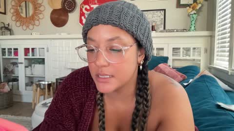 Snapshot of dreamyriri chatting on January 11, 8:54 pm RIRI OR DREAMY online show from January 11, 8:54 pm