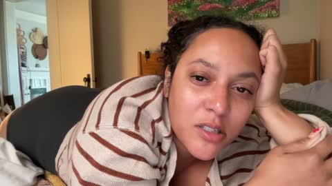 Snapshot of dreamyriri chatting on February 8, 10:40 pm RIRI OR DREAMY online show from February 8, 10:40 pm