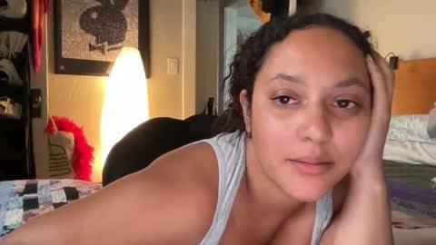 Snapshot of dreamyriri chatting on February 12, 9:01 pm RIRI OR DREAMY online show from February 12, 9:01 pm