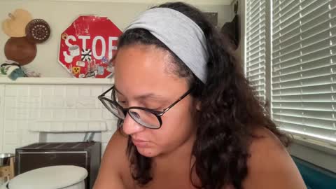 Snapshot of dreamyriri chatting on September 14, 5:23 pm RIRI OR DREAMY online show from September 14, 5:23 pm