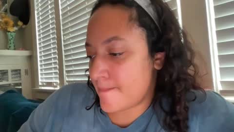 Snapshot of dreamyriri chatting on September 20, 3:35 pm RIRI OR DREAMY online show from September 20, 3:35 pm