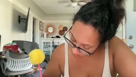 Snapshot of dreamyriri chatting on September 23, 3:59 pm RIRI OR DREAMY online show from September 23, 3:59 pm