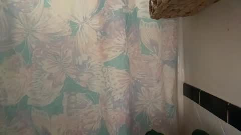 Snapshot of dreamyriri chatting on October 11, 6:50 pm RIRI OR DREAMY online show from October 11, 6:50 pm