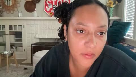 Snapshot of dreamyriri chatting on October 26, 4:57 pm RIRI OR DREAMY online show from October 26, 4:57 pm