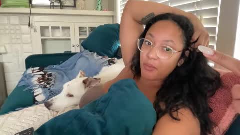 Snapshot of dreamyriri chatting on November 11, 4:18 pm RIRI OR DREAMY online show from November 11, 4:18 pm