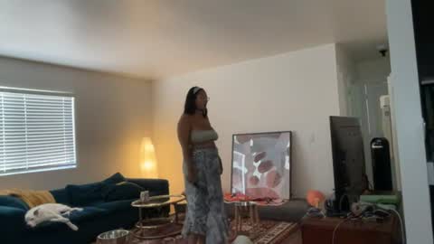 RIRI OR DREAMY online show from July 28, 6:20 pm