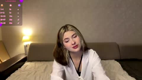Dia online show from May 28, 3:20 pm