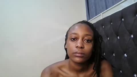 drippingqueenxoxo online show from April 5, 8:00 am