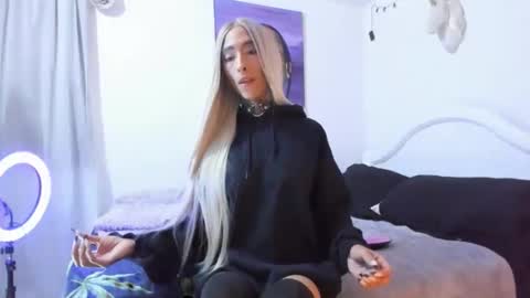 drippyorlove online show from December 4, 9:02 pm